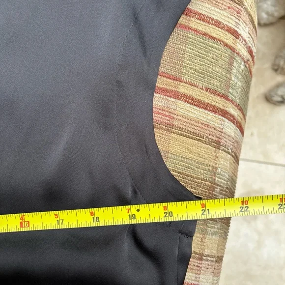 BCBG Black and White Asymmetrical Graphic Blouse - Picture 4 of 6